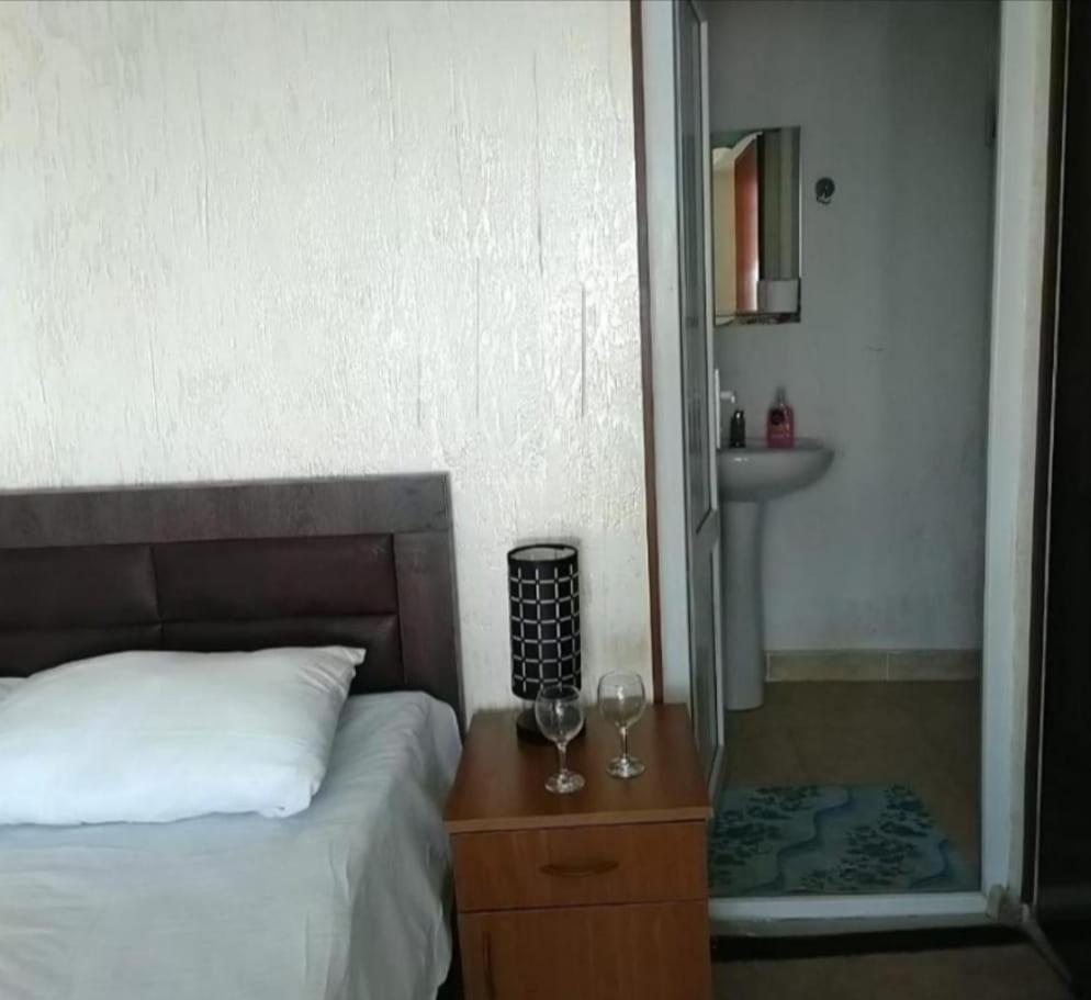 Geno Guest House Kvariati Room photo