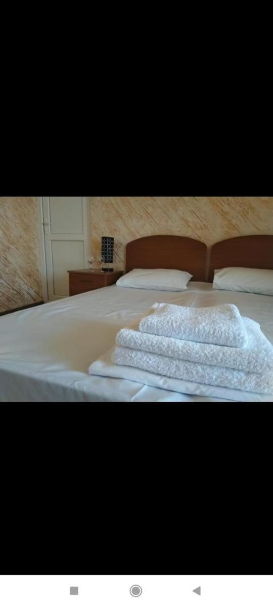 Geno Guest House Kvariati Room photo